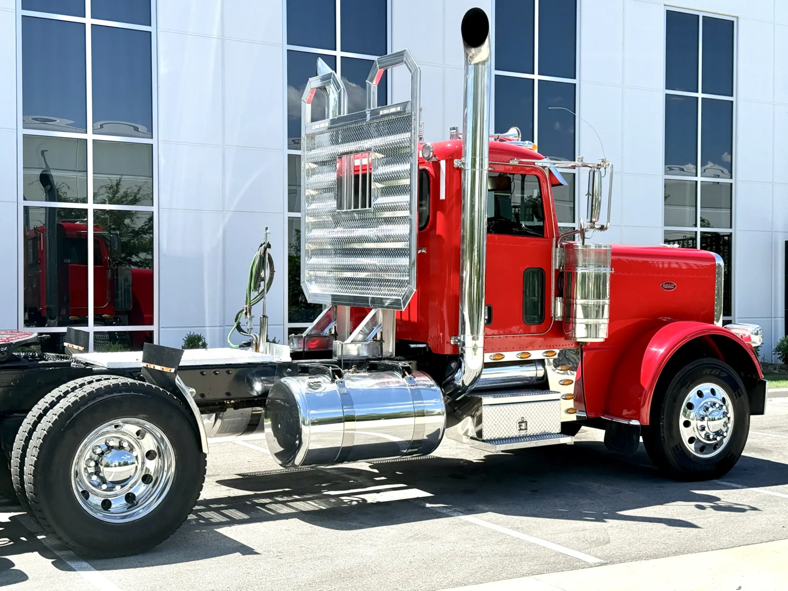 2018 Peterbilt 389 in New Lenox, IL — photo 7