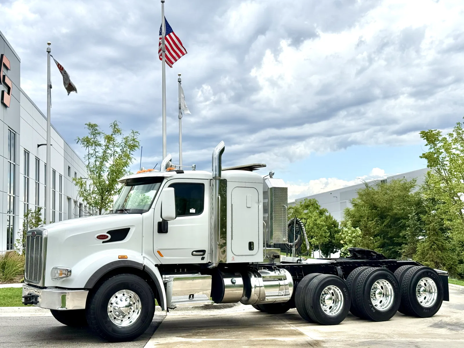 2015 PETERBILT 567 for sale in New Lenox, IL