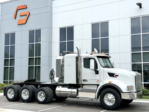 Photos of 2015 PETERBILT 567 for sale in New Lenox, IL at Forge Truck Centers - Illinois