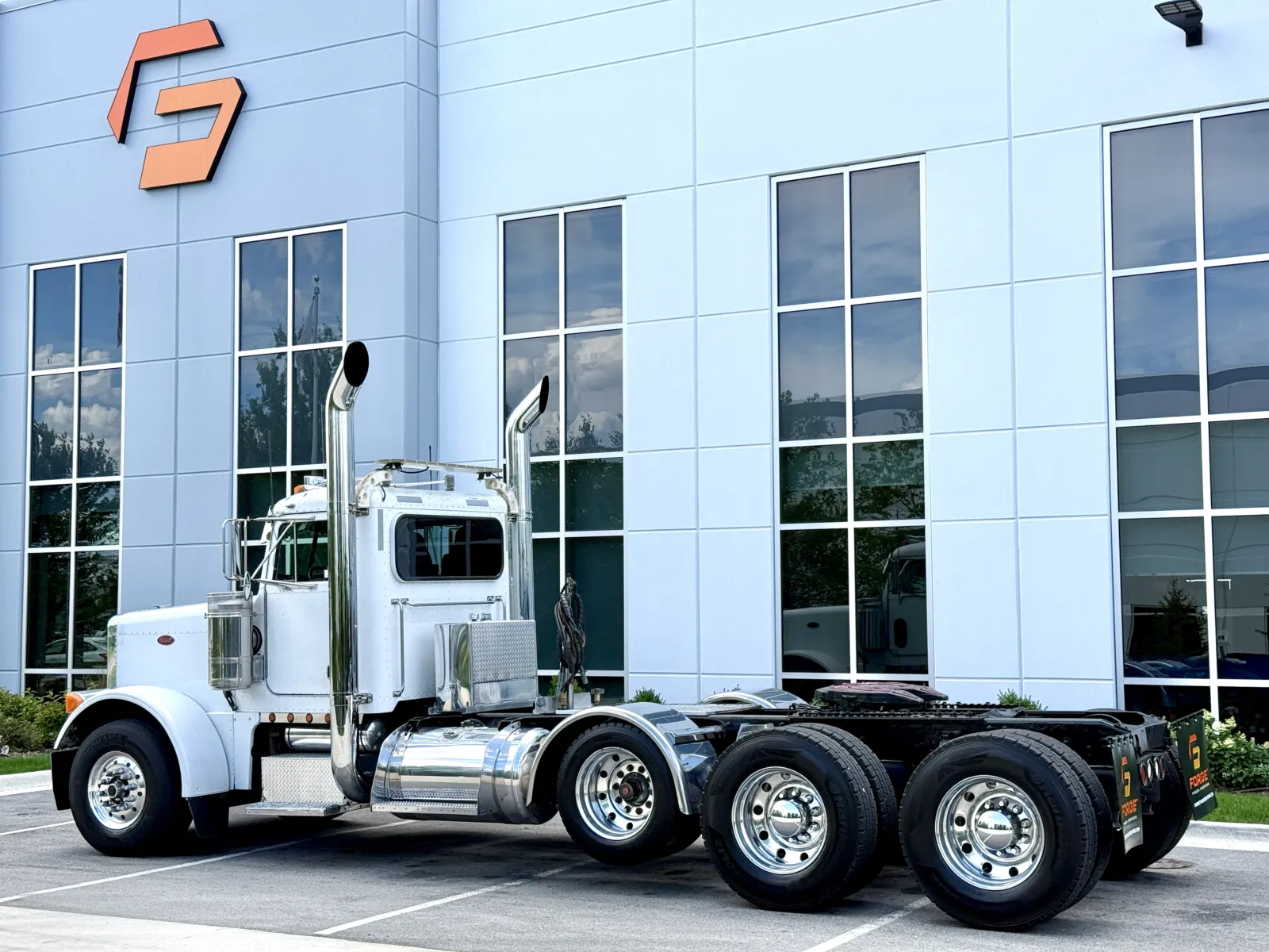 2000 Peterbilt 379 in New Lenox, IL — photo 6