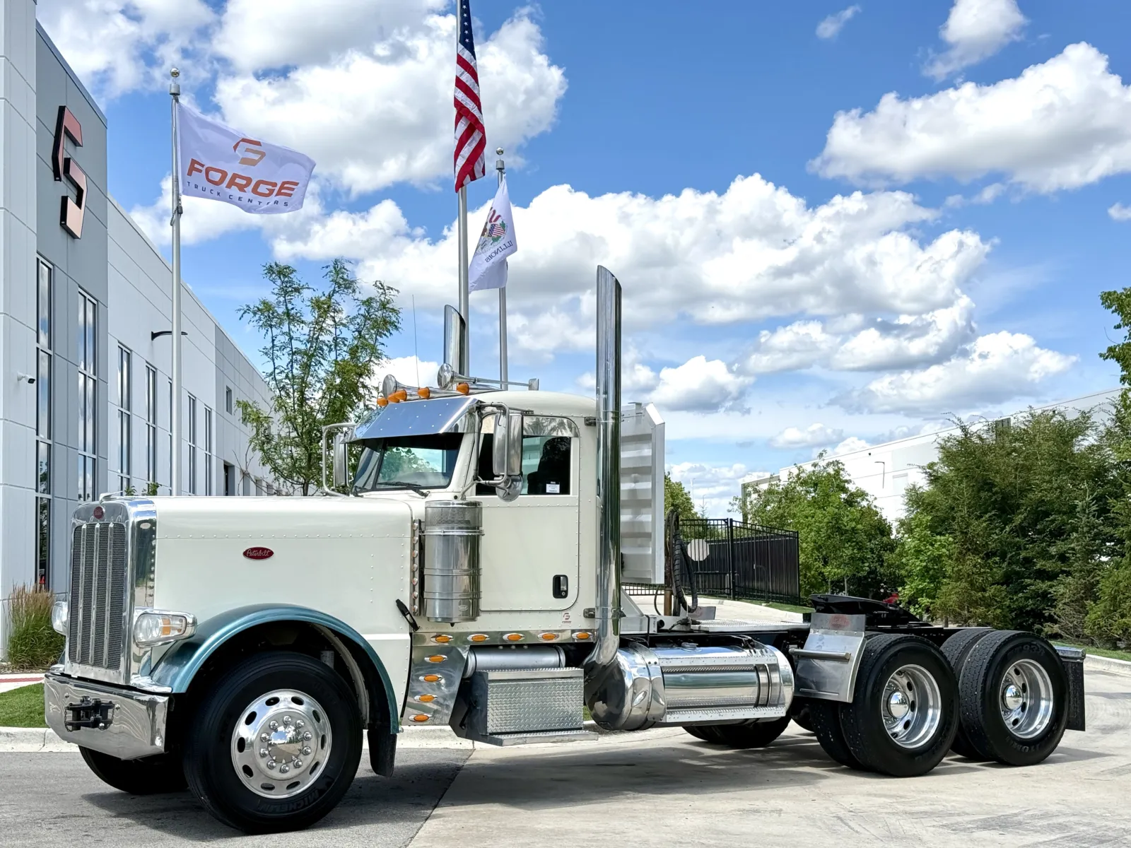 2018 PETERBILT 389 for sale in New Lenox, IL