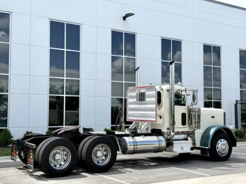 More photos of 2018 PETERBILT 389 at Forge Truck Centers - Illinois, IL