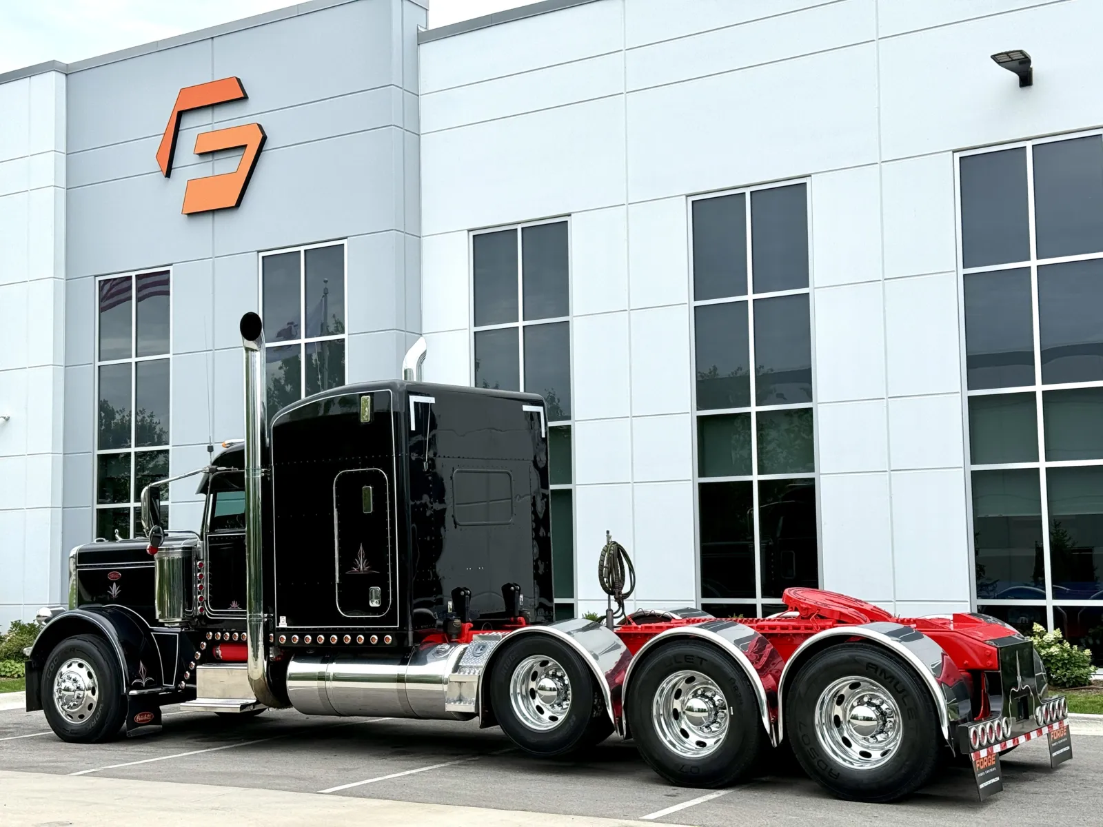 2019 Peterbilt 389 in New Lenox, IL — photo 6