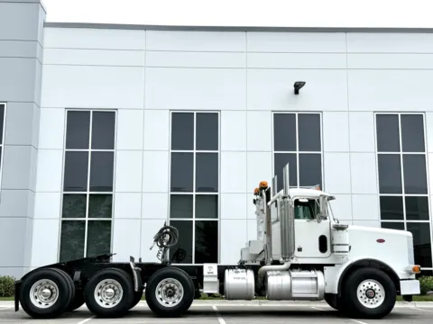 Another view of 1998 PETERBILT 378 for sale in New Lenox, IL at Forge Truck Centers - Illinois
