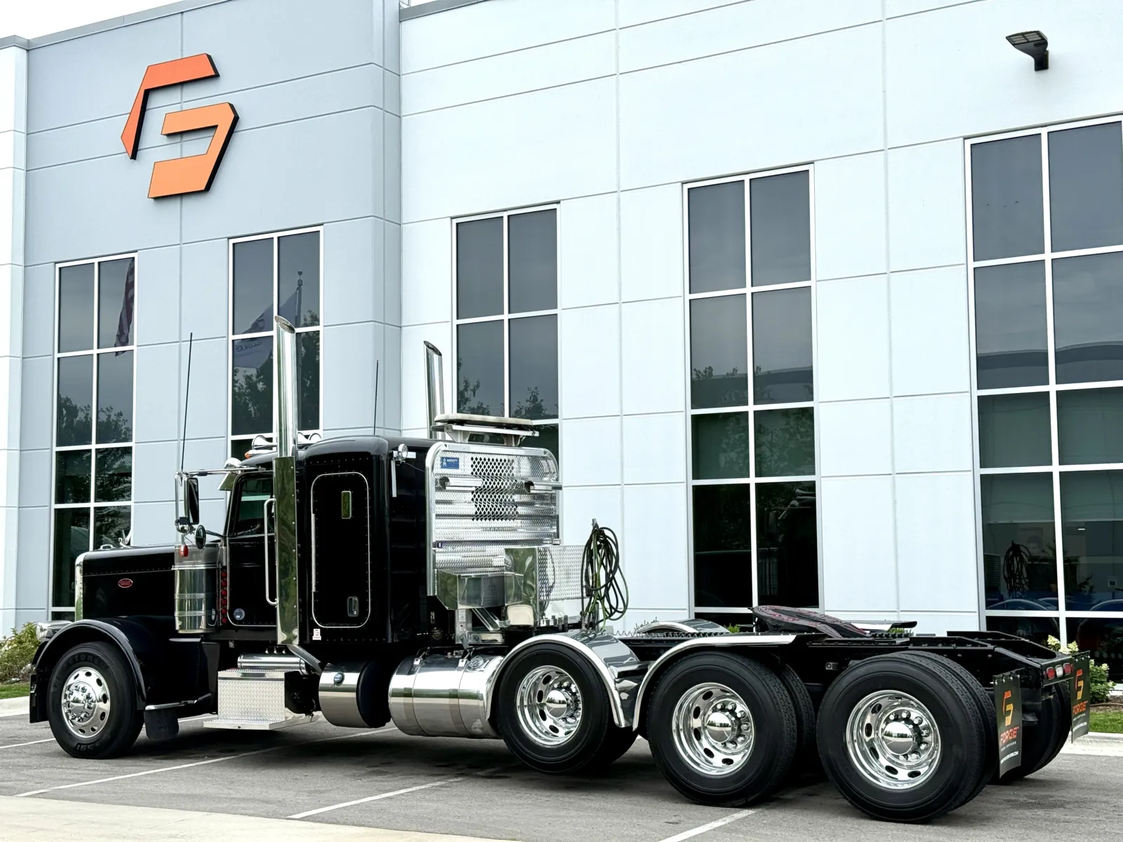 2020 Peterbilt 389 in New Lenox, IL — photo 6