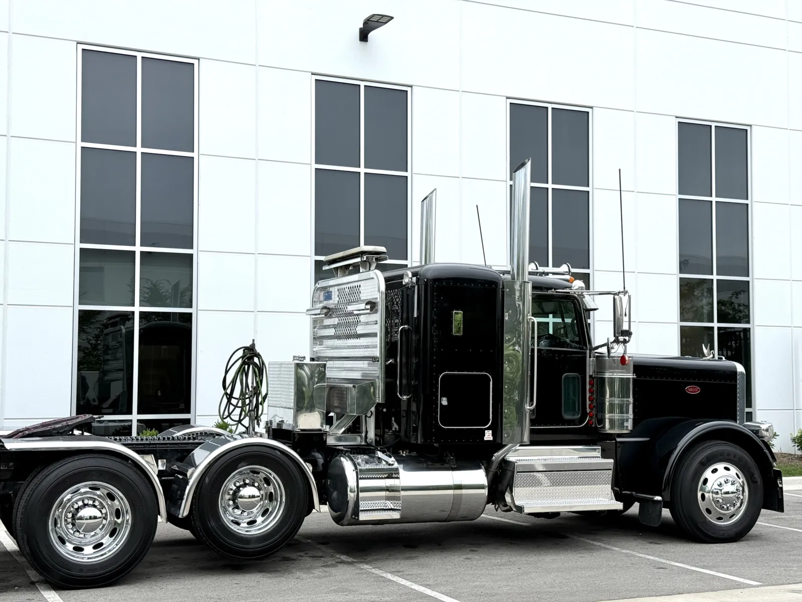 2020 Peterbilt 389 in New Lenox, IL — photo 7