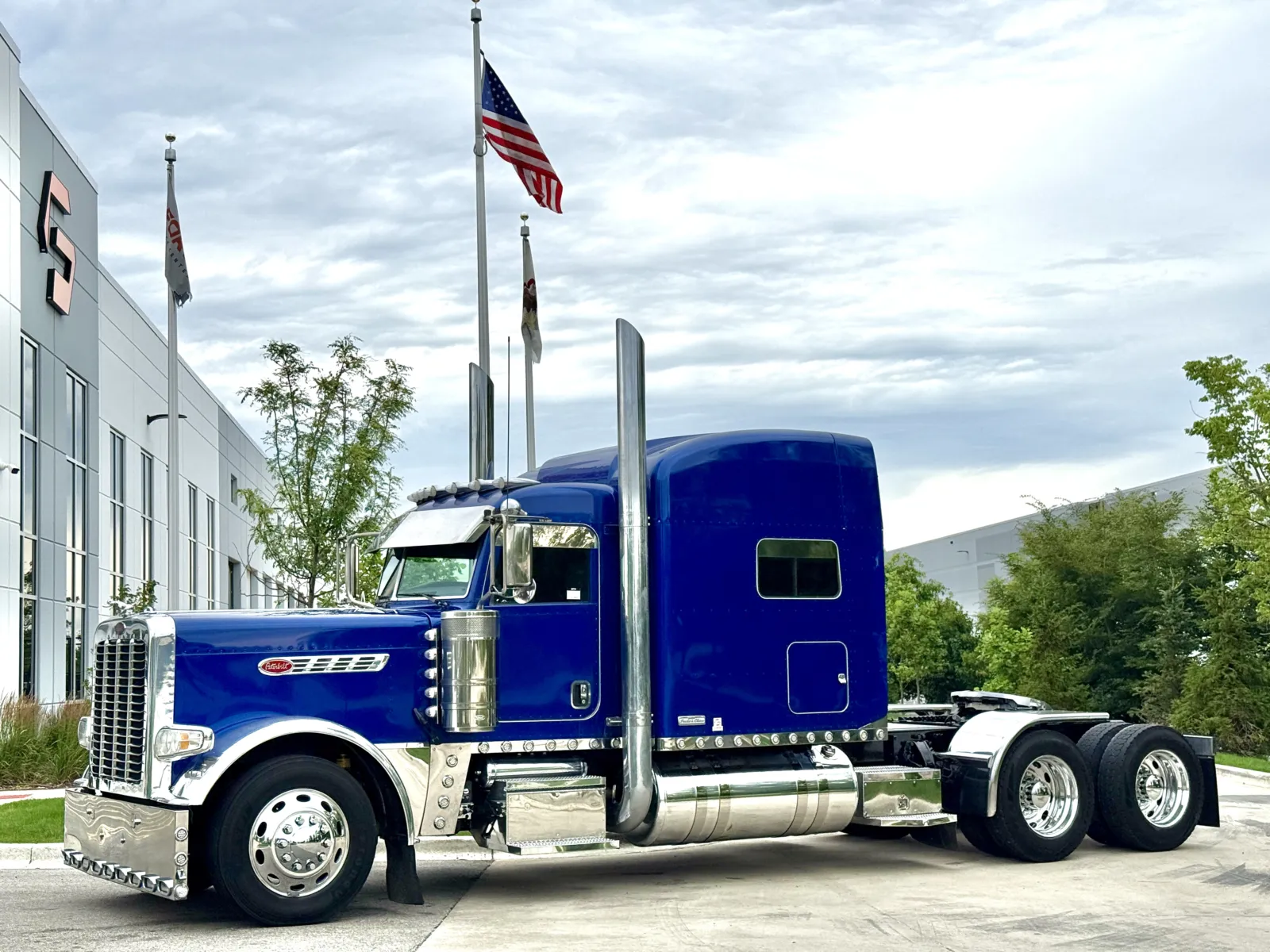 2016 PETERBILT 389 for sale in New Lenox, IL