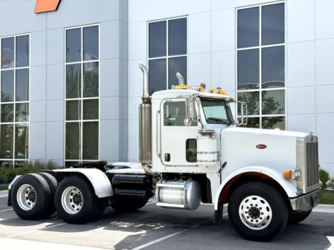 Photos of 2006 PETERBILT 378 for sale in New Lenox, IL at Forge Truck Centers - Illinois