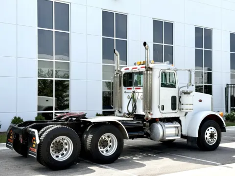 More photos of 2006 PETERBILT 378 at Forge Truck Centers - Illinois, IL