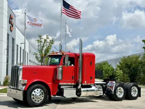 2011 PETERBILT 389 for sale in New Lenox, IL