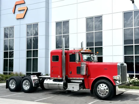 Photos of 2011 PETERBILT 389 for sale in New Lenox, IL at Forge Truck Centers - Illinois