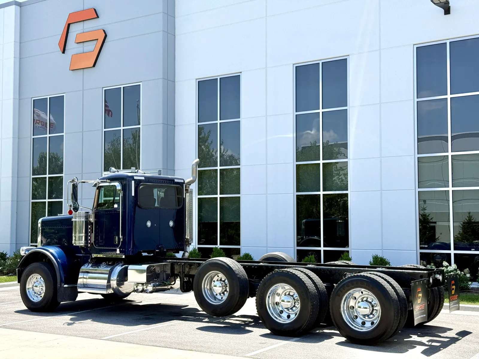2018 Peterbilt 389 in New Lenox, IL — photo 6