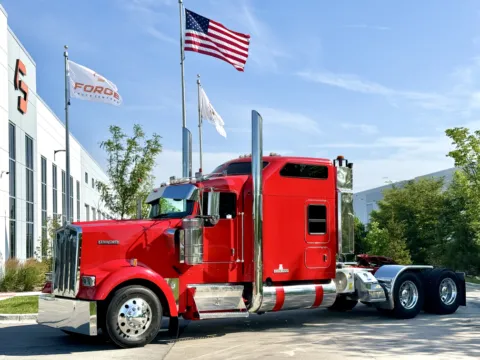 2015 KENWORTH W900 for sale in New Lenox, IL