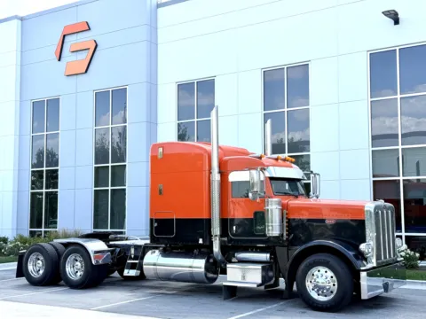Photos of 2017 PETERBILT 389 for sale in New Lenox, IL at Forge Truck Centers - Illinois