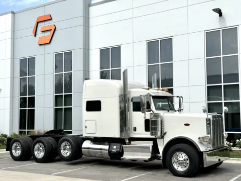 Photos of 2020 PETERBILT 389 for sale in New Lenox, IL at Forge Truck Centers - Illinois