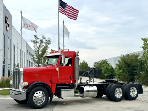 2009 PETERBILT 388 for sale in New Lenox, IL