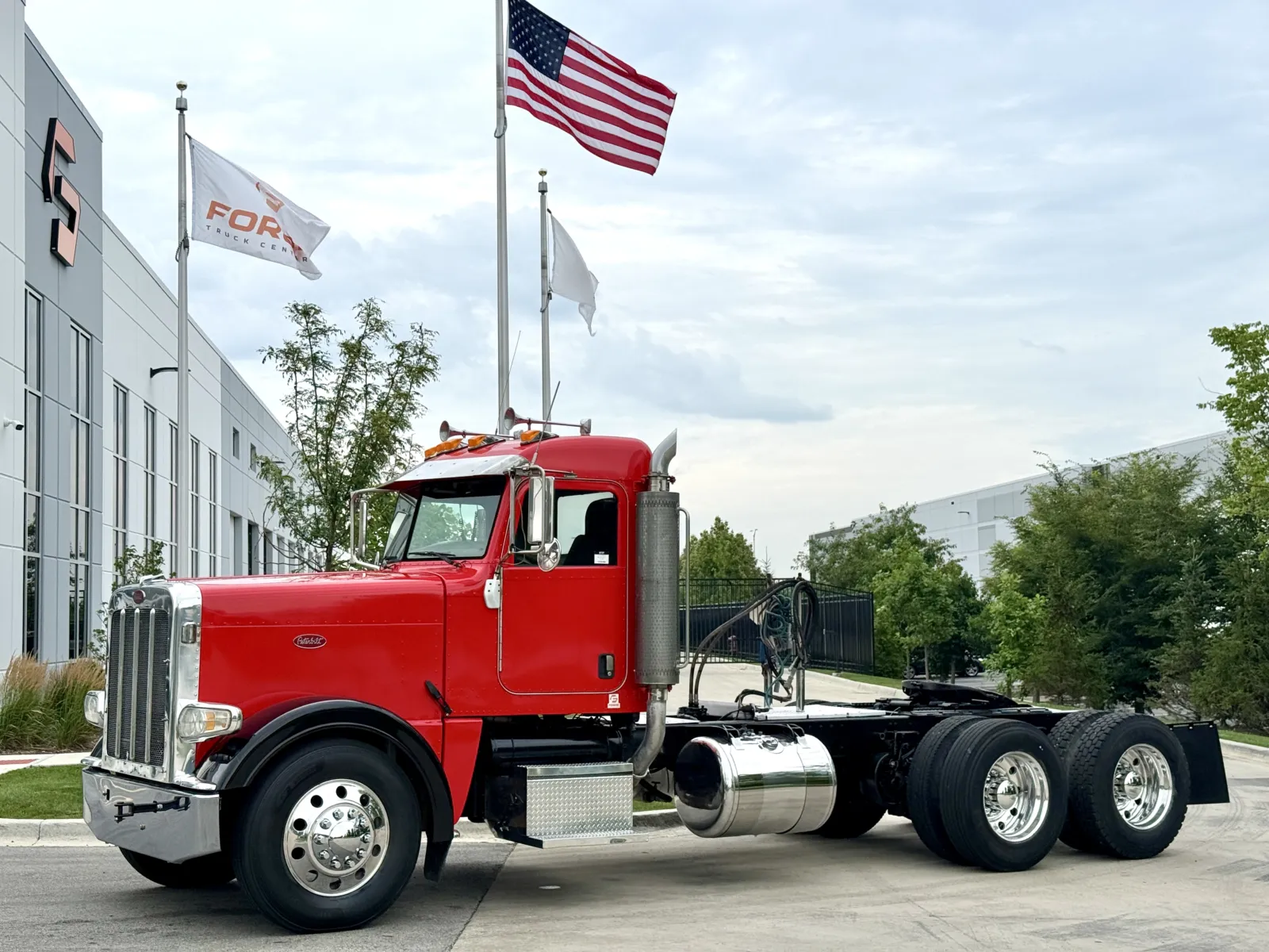 2009 Peterbilt 388 in New Lenox, IL