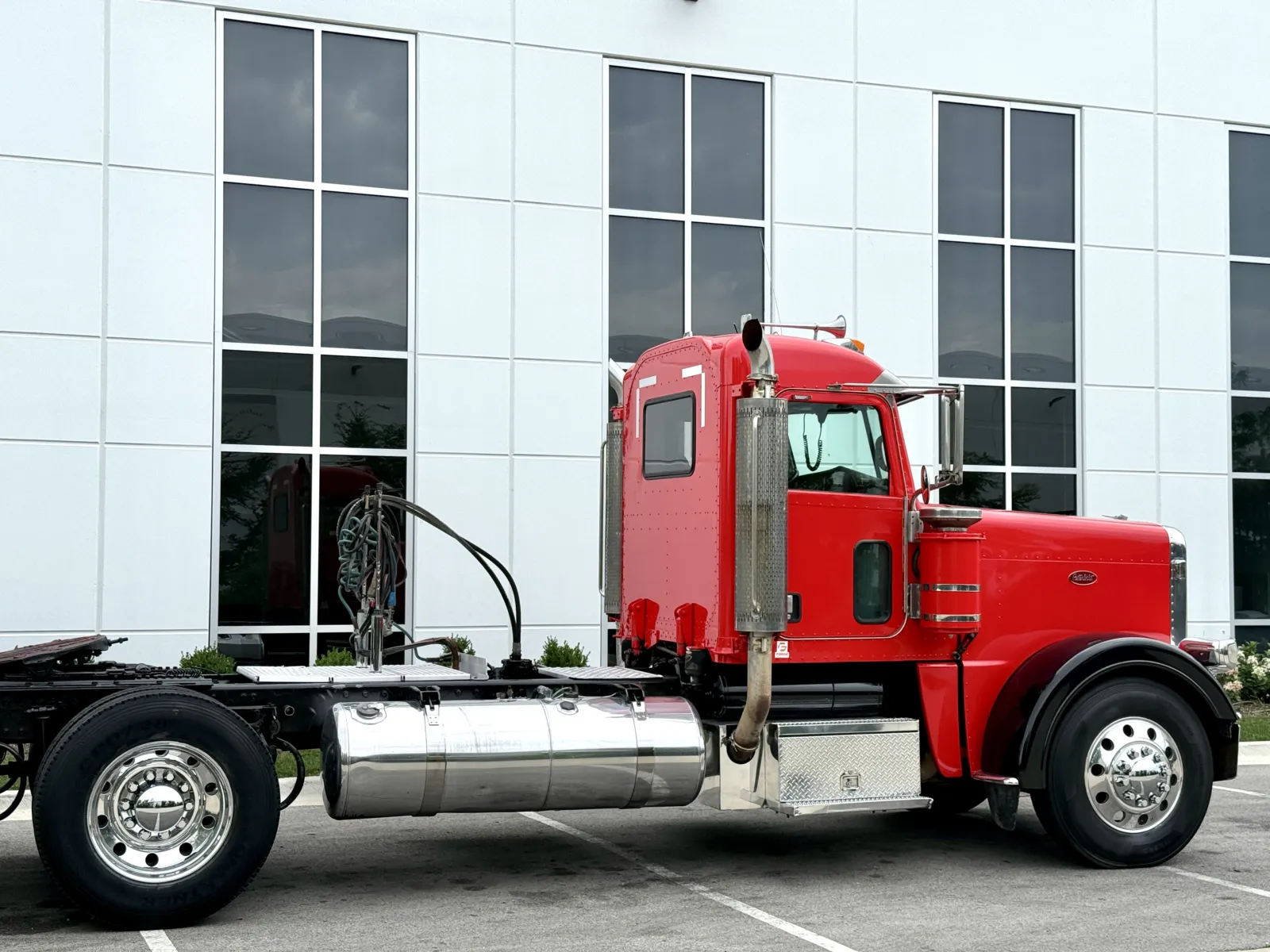 2009 Peterbilt 388 in New Lenox, IL — photo 8