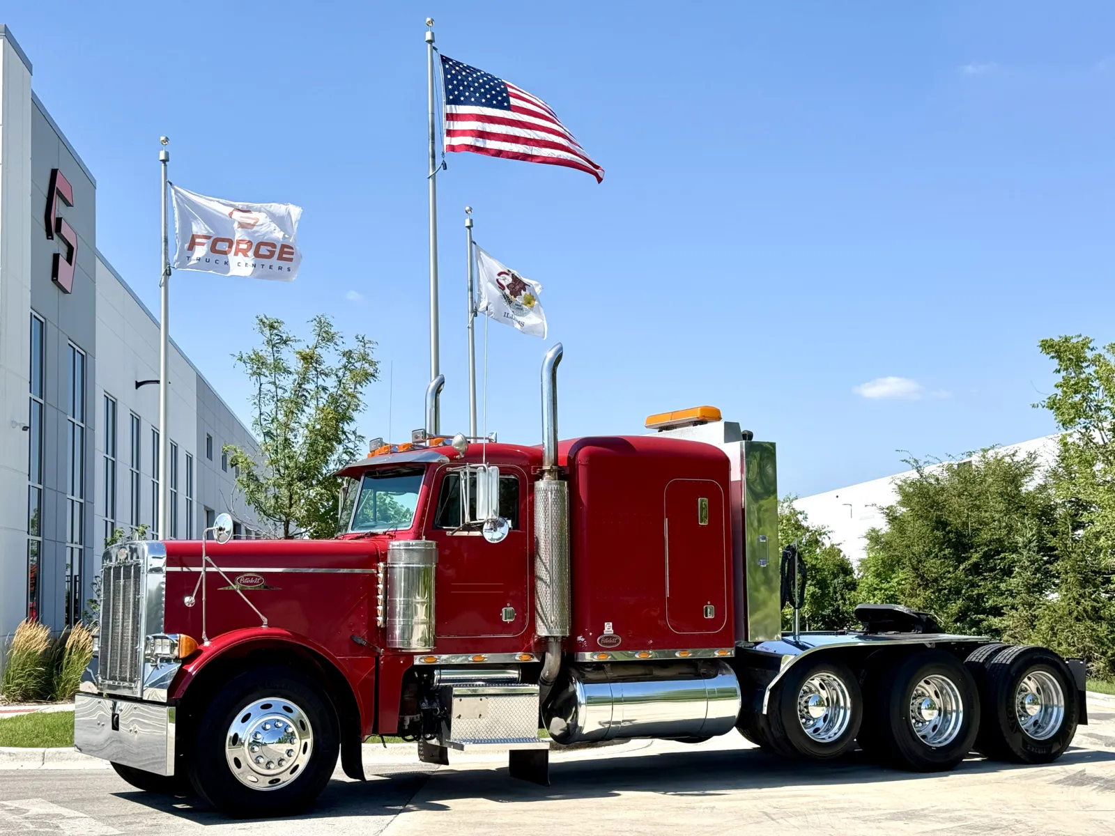 2000 Peterbilt 379 in New Lenox, IL