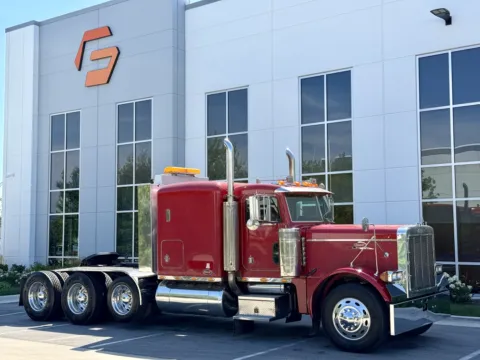 Photos of 2000 PETERBILT 379 for sale in New Lenox, IL at Forge Truck Centers - Illinois