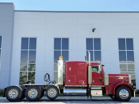 Another view of 2000 PETERBILT 379 for sale in New Lenox, IL at Forge Truck Centers - Illinois