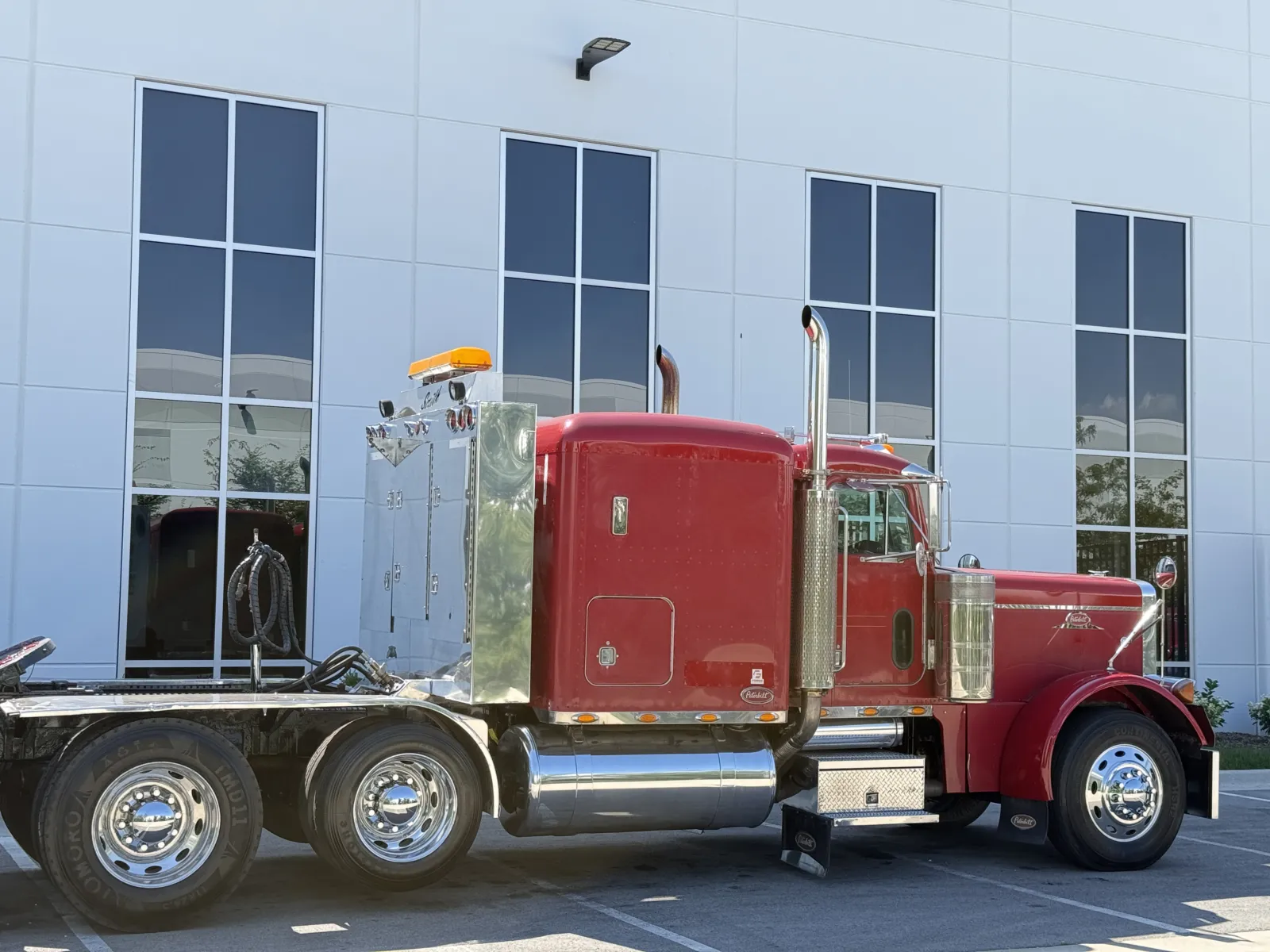 2000 Peterbilt 379 in New Lenox, IL — photo 7