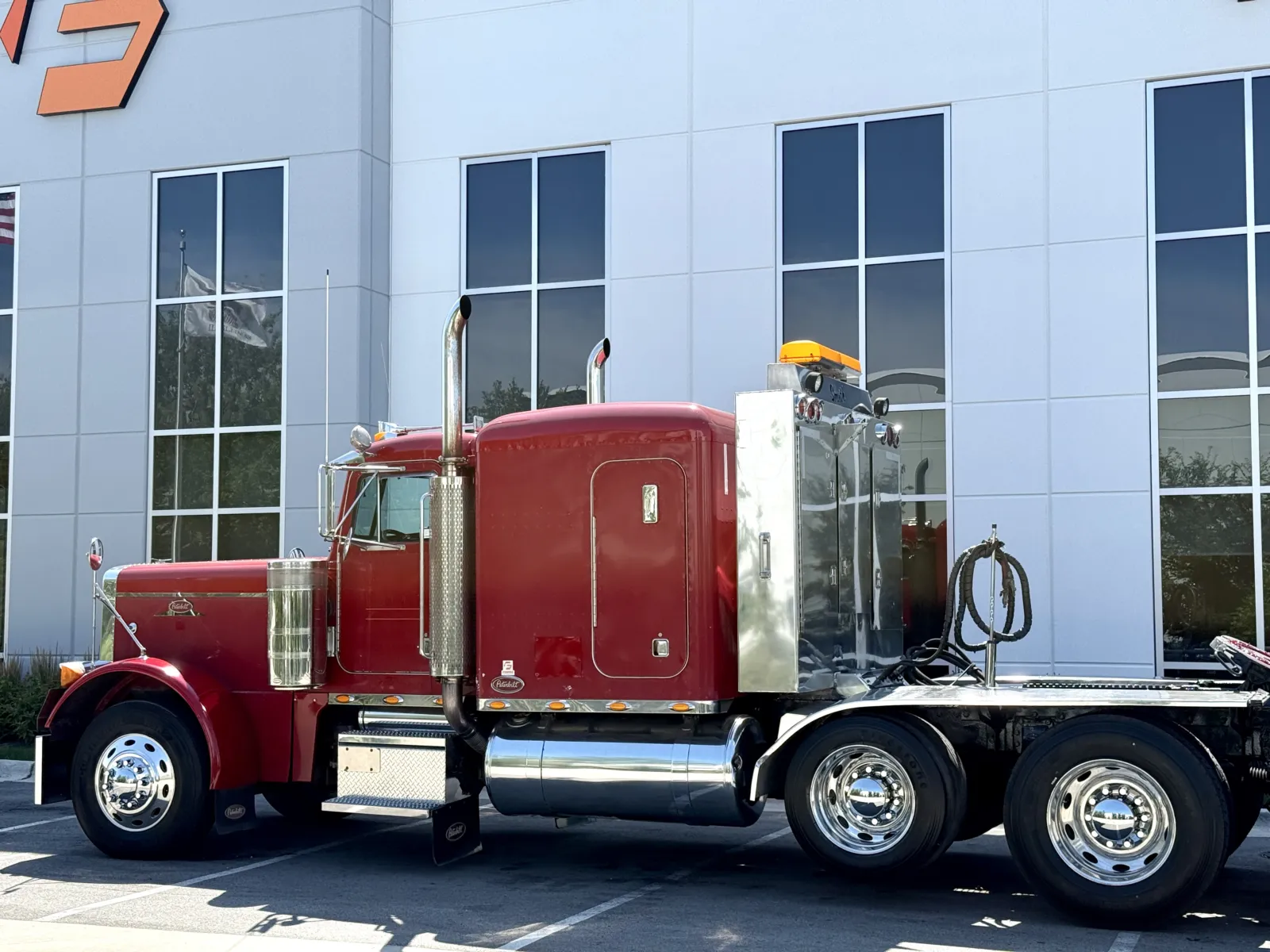 2000 Peterbilt 379 in New Lenox, IL — photo 8