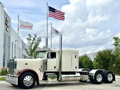 2015 PETERBILT 389 for sale in New Lenox, IL