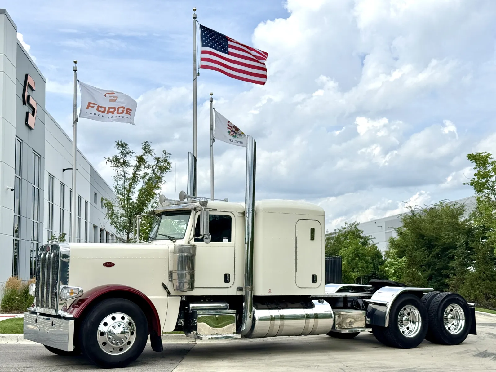 2015 PETERBILT 389 for sale in New Lenox, IL