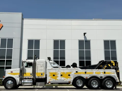 More photos of 2007 PETERBILT 378 at Forge Truck Centers - Illinois, IL