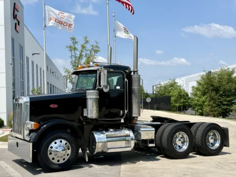 2005 PETERBILT 378 for sale in New Lenox, IL