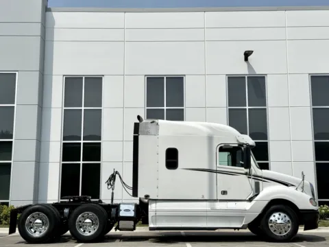 Another view of 2016 FREIGHTLINER COLUMBIA 120 for sale in New Lenox, IL at Forge Truck Centers - Illinois