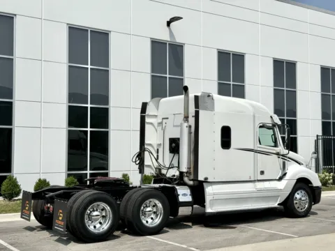 More photos of 2016 FREIGHTLINER COLUMBIA 120 at Forge Truck Centers - Illinois, IL