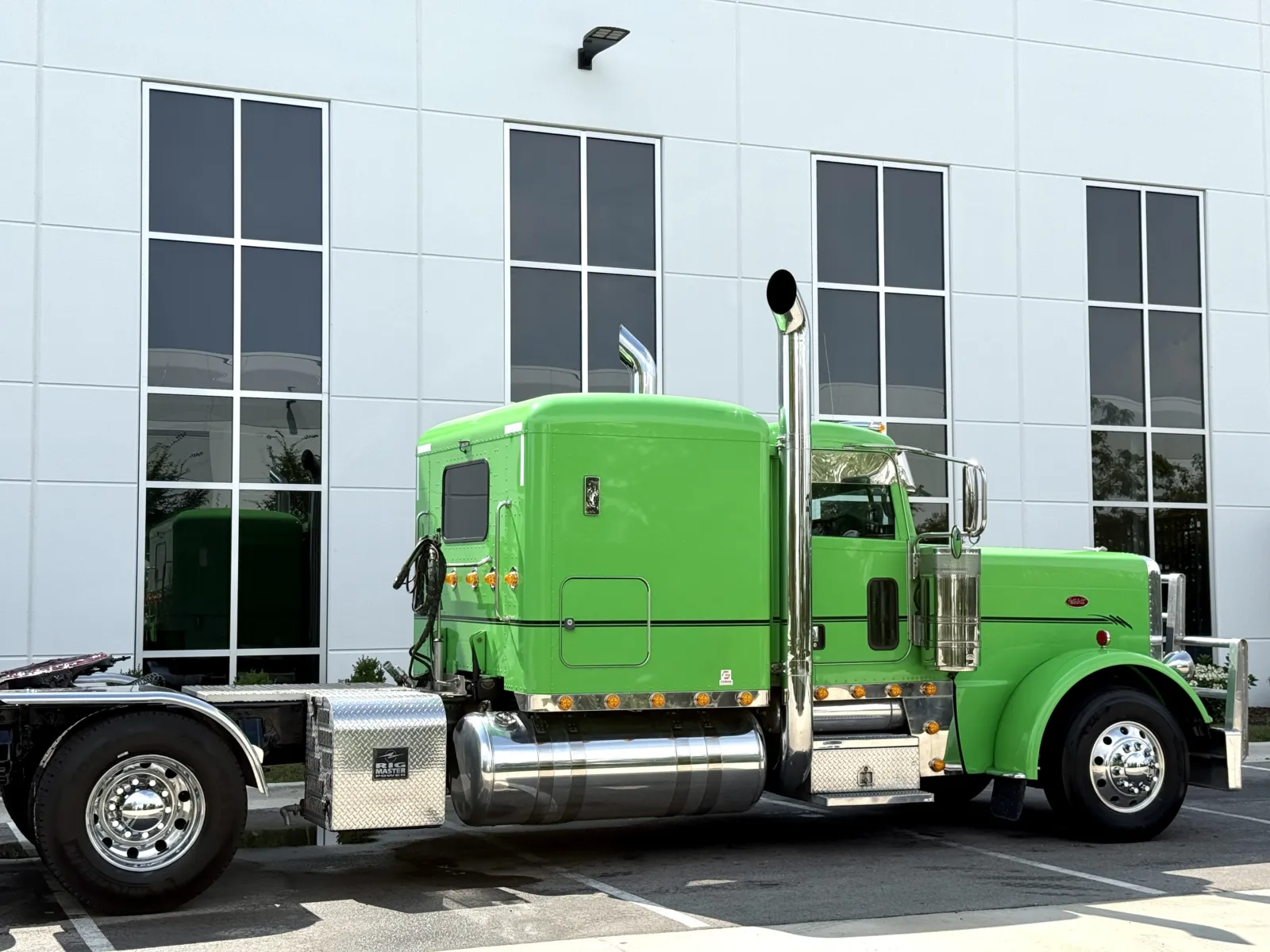 2016 Peterbilt 389 in New Lenox, IL — photo 7