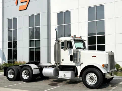 Photos of 2000 PETERBILT 378 for sale in New Lenox, IL at Forge Truck Centers - Illinois