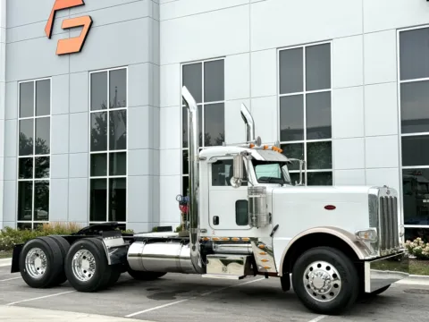Photos of 2017 PETERBILT 389 for sale in New Lenox, IL at Forge Truck Centers - Illinois