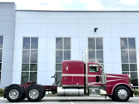Another view of 2016 PETERBILT 389 for sale in New Lenox, IL at Forge Truck Centers - Illinois