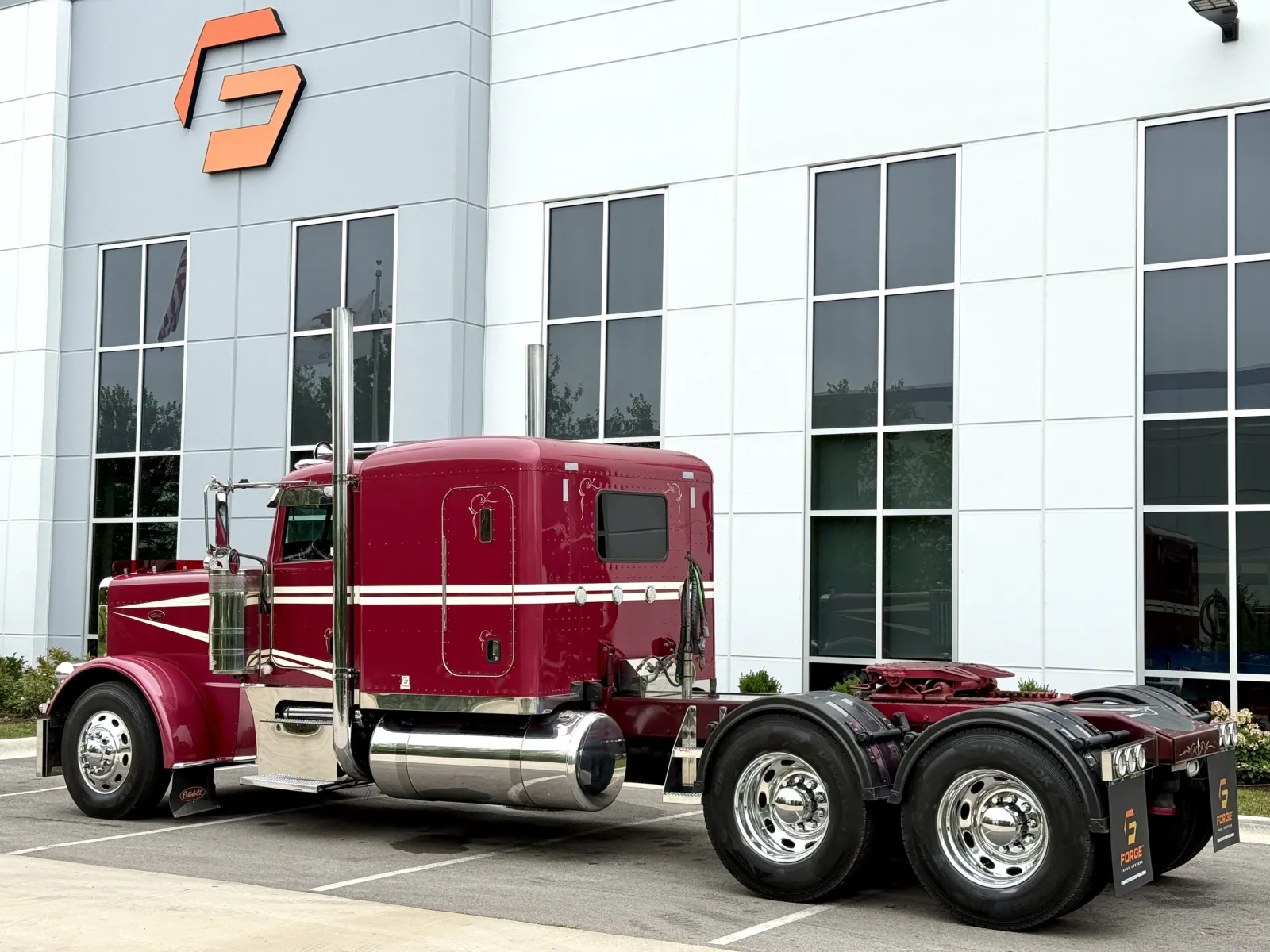 2016 Peterbilt 389 in New Lenox, IL — photo 6