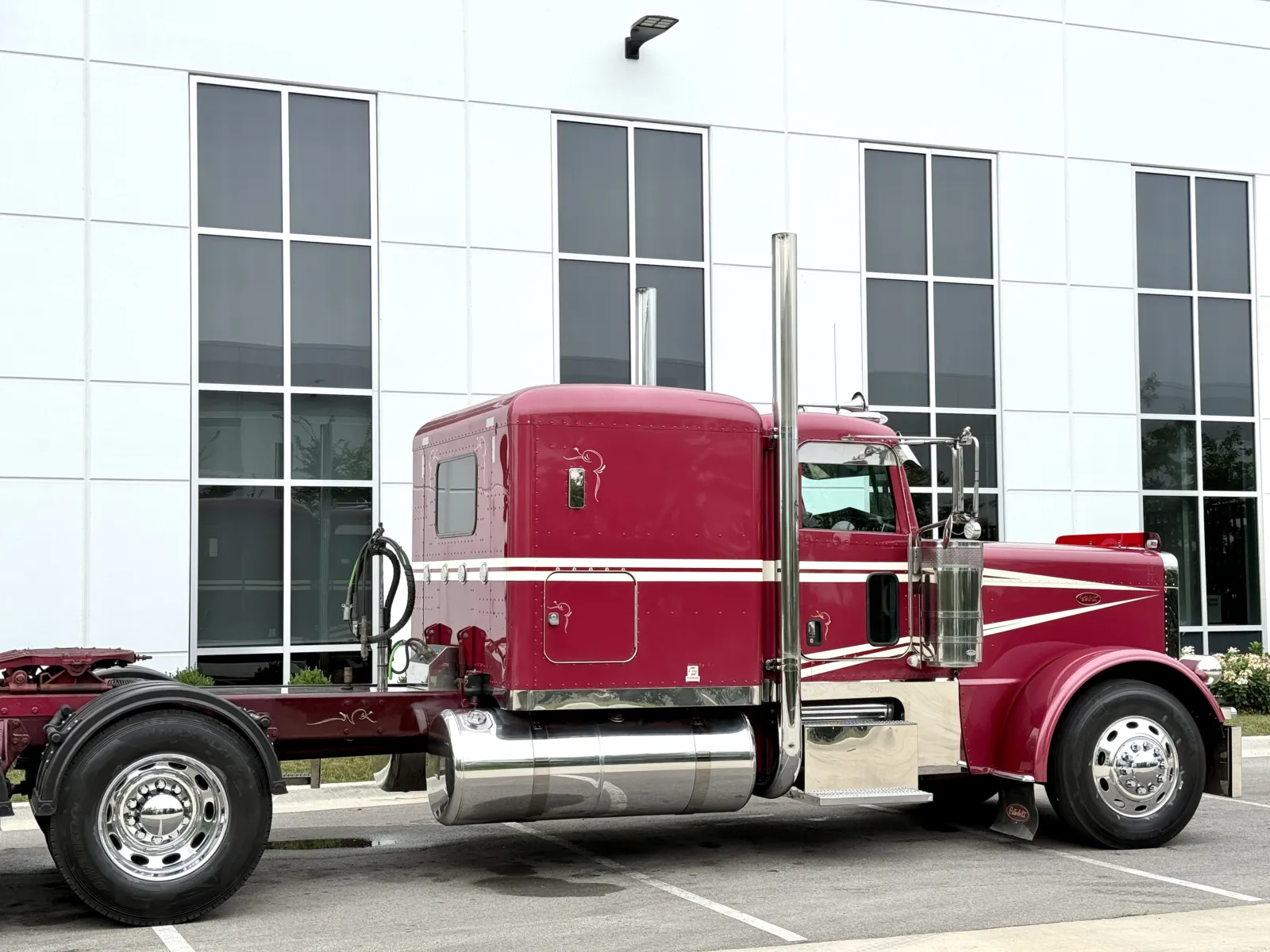 2016 Peterbilt 389 in New Lenox, IL — photo 7