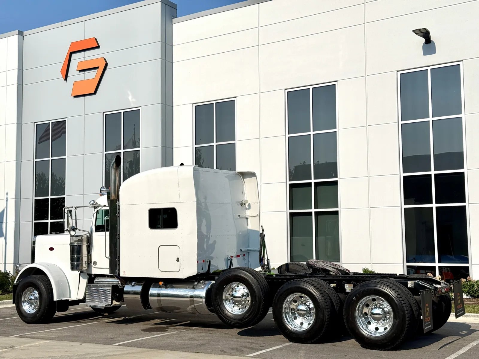 2022 Peterbilt 389 in New Lenox, IL — photo 6