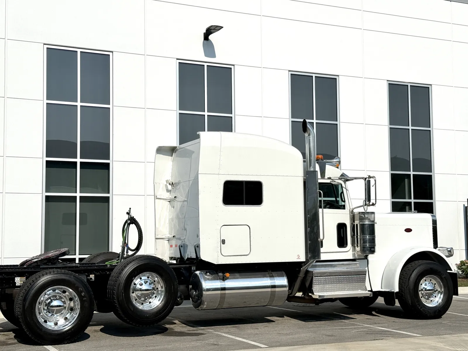 2022 Peterbilt 389 in New Lenox, IL — photo 7