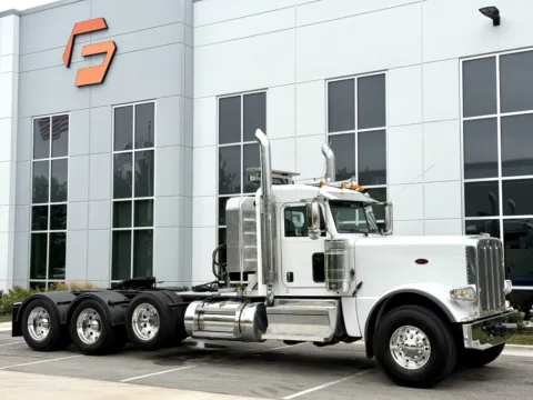 Photos of 2020 PETERBILT 389 for sale in New Lenox, IL at Forge Truck Centers - Illinois