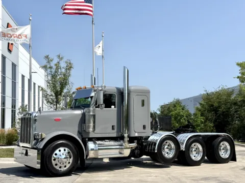 2006 PETERBILT 379 for sale in New Lenox, IL
