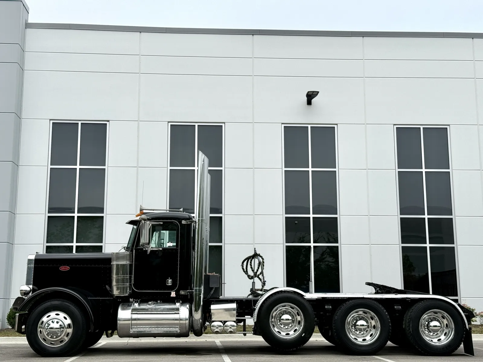 1996 Peterbilt 379 in New Lenox, IL — photo 4