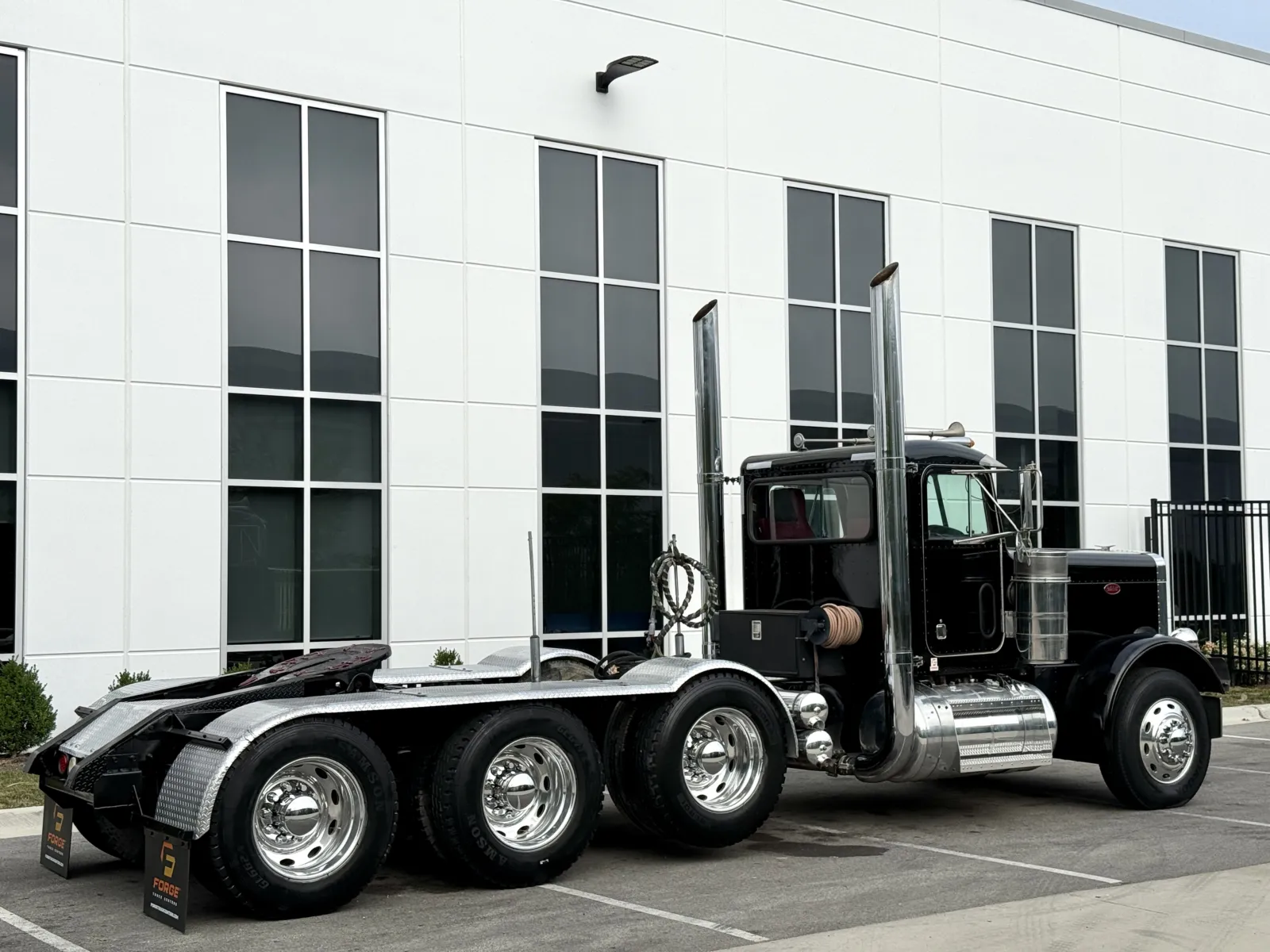 1996 Peterbilt 379 in New Lenox, IL — photo 5