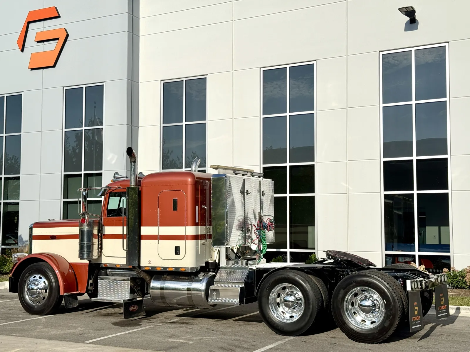 2012 Peterbilt 389 in New Lenox, IL — photo 6
