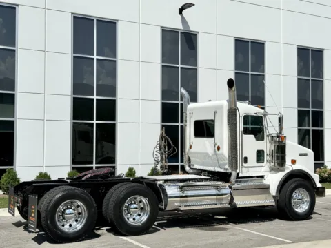 More photos of 2020 KENWORTH T800 at Forge Truck Centers - Illinois, IL