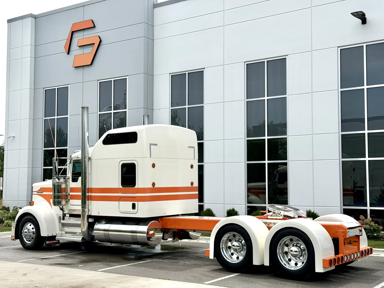 2020 Kenworth W900 in New Lenox, IL — photo 6