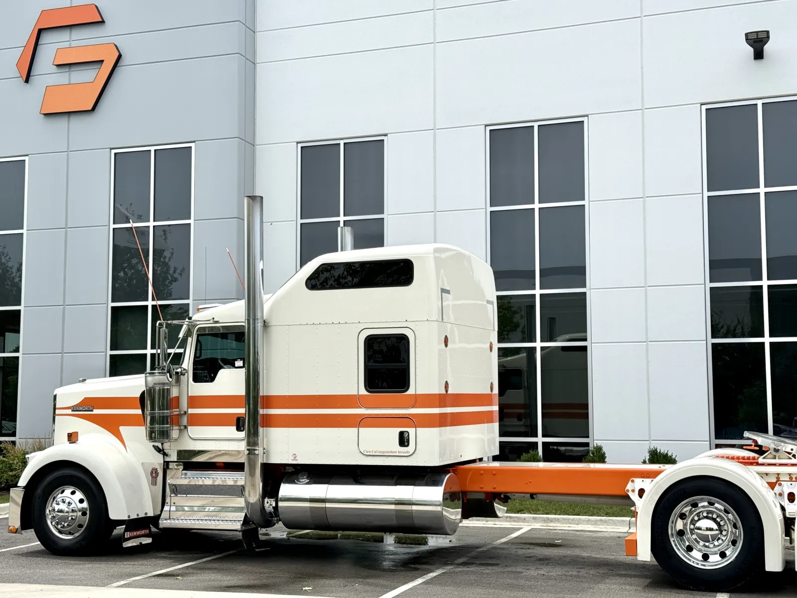 2020 Kenworth W900 in New Lenox, IL — photo 8