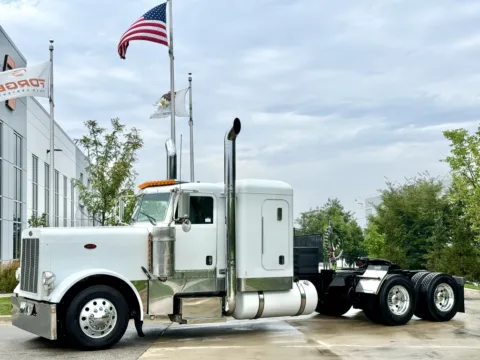 2006 PETERBILT 379 for sale in New Lenox, IL